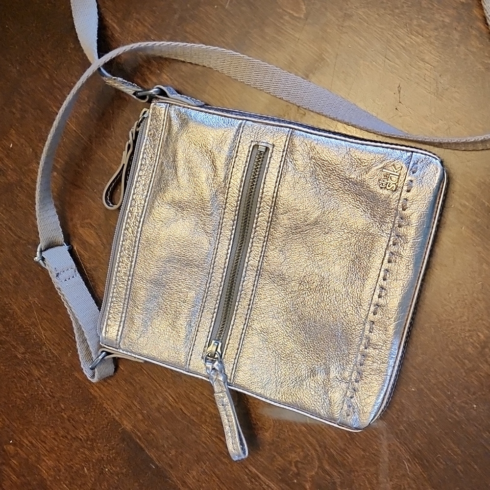 Sak crossbows shiny tan silver color